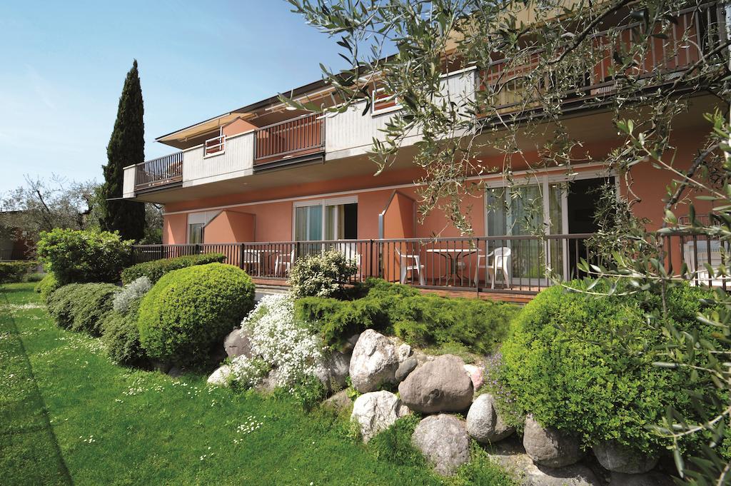Residence La Madonnina ลีโมเนซุลการ์ดา ภายนอก รูปภาพ